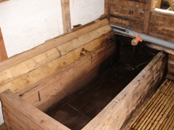 wooden tub at theRrio Blanco Hotsprings